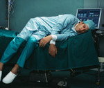 0821_TiredDoctors_190x127